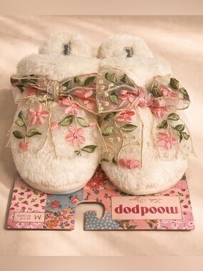 Brand new! Never used Women's White Memory Foam Comfort Insoles